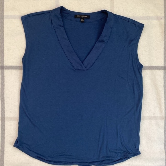 Banana Republic Blue Sleeveless Top Women’s Size Large Petite - Picture 3 of 8